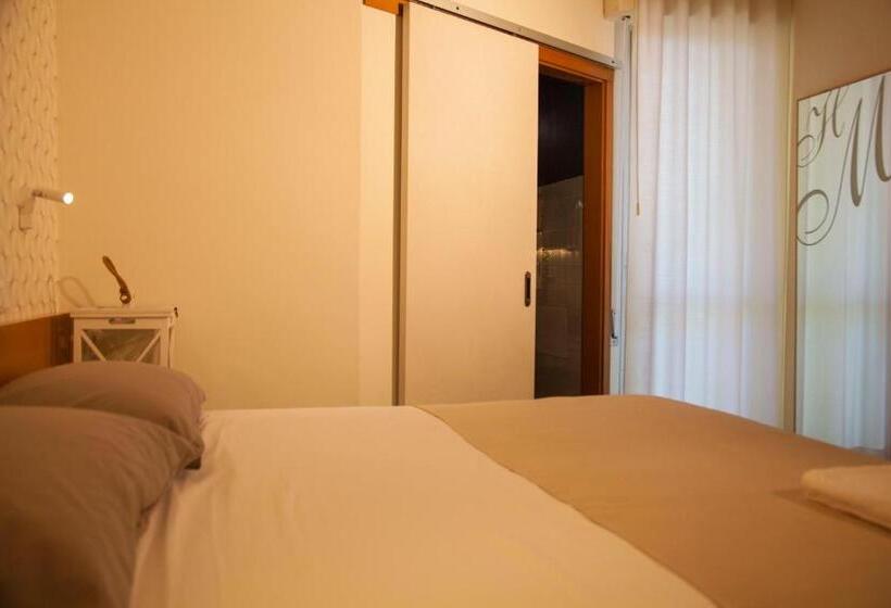 Четырехместный Номер Superior, Montecarlo   Vista Mare Con Area Fitness