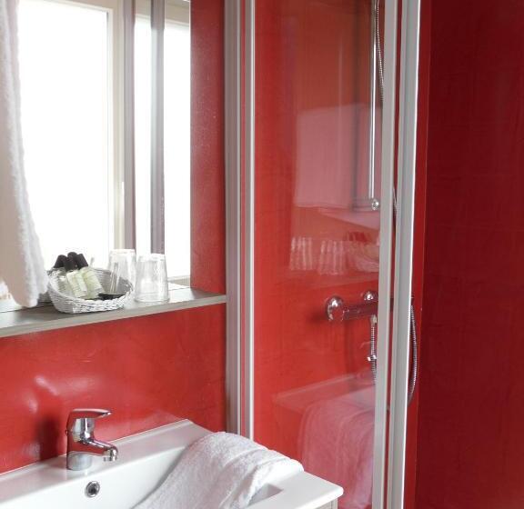 Номер Стандарт, The Originals Access, Hôtel Corinna, Royan