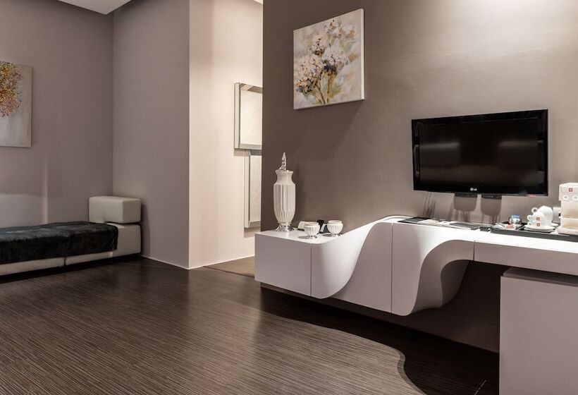 سوییت اجرایی, Le Camp Suite & Spa