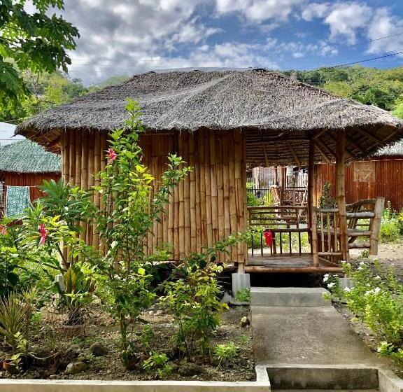 标准间带阳台, Sharky Hostel Oslob