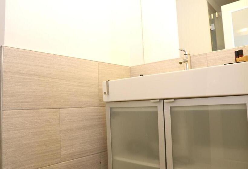 Студия Стандарт, Charming & Stylish Studio On Beacon Hill #8