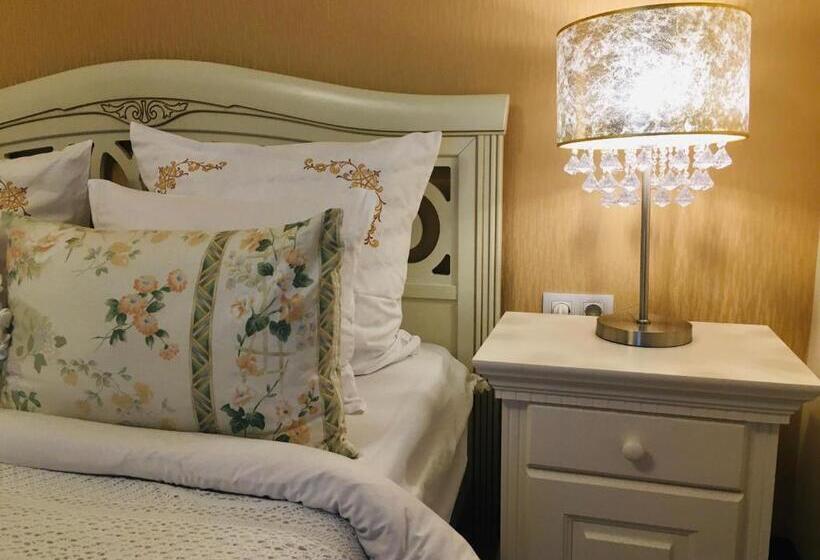 Апартаменты 1 Спальня Вид на Сад, Villa Boutique Alina