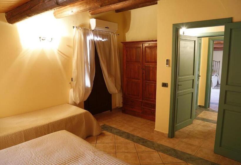 חדר סטנדרט לשלושה, Albergo La Fontanella
