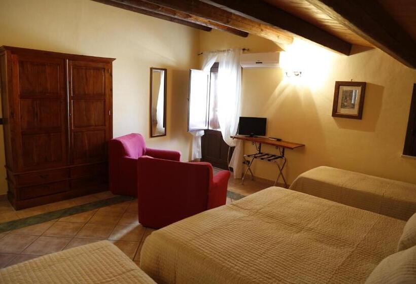 חדר סטנדרט לארבעה, Albergo La Fontanella