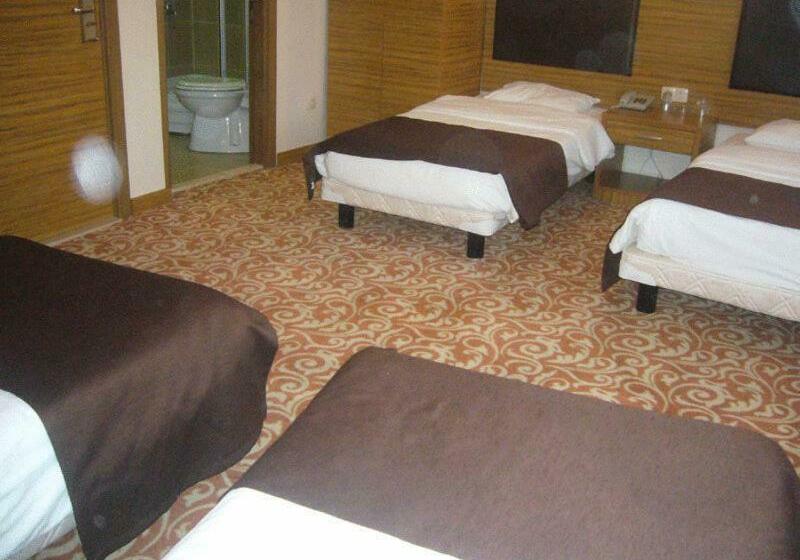 4인용 스탠다드 룸, Lyon Hotel İstanbul