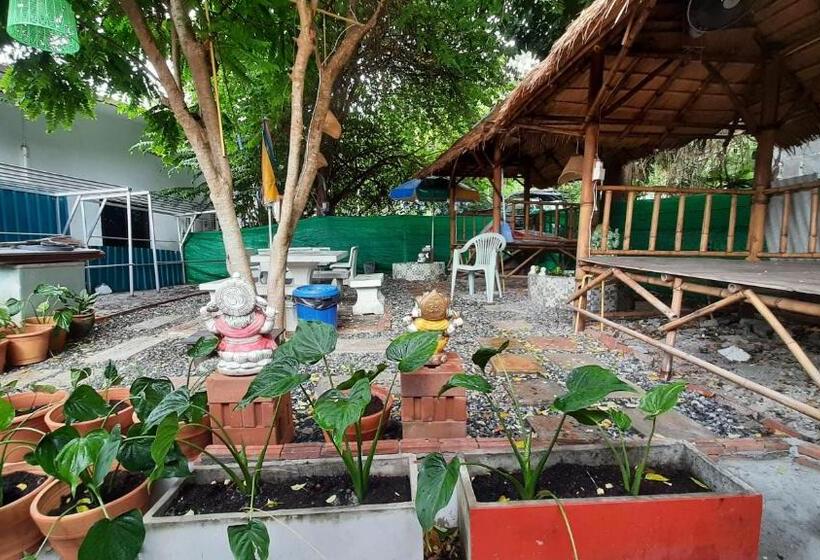 エコノミールーム, Samed Runa Village
