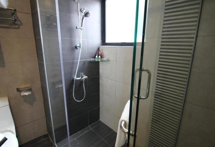 سوییت جونیور, Nexus Regency Suites &