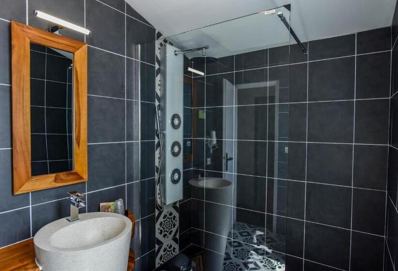 Четырехместный Номер Стандарт, Logis Hôtel Emeraude Des Bois