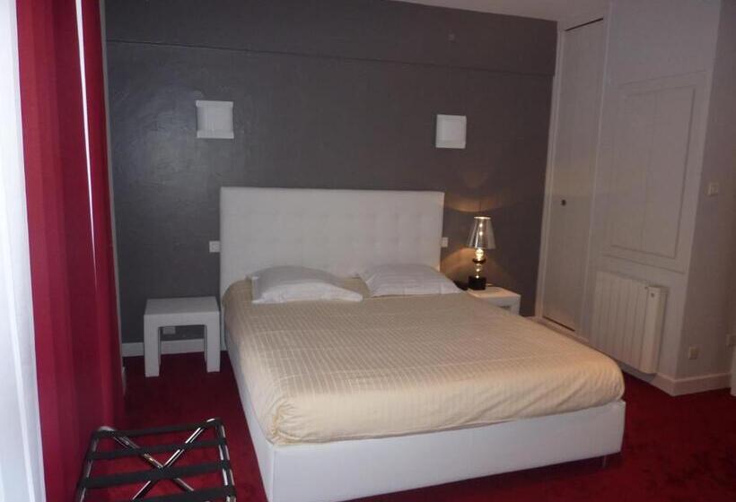 Семейный Номер, Hôtel Le Square