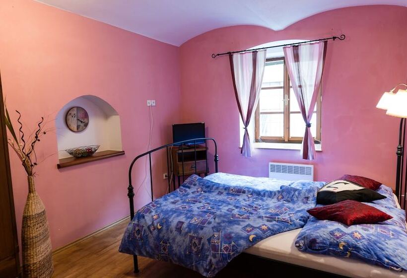غرفة قياسية رباعية, Pension Marie