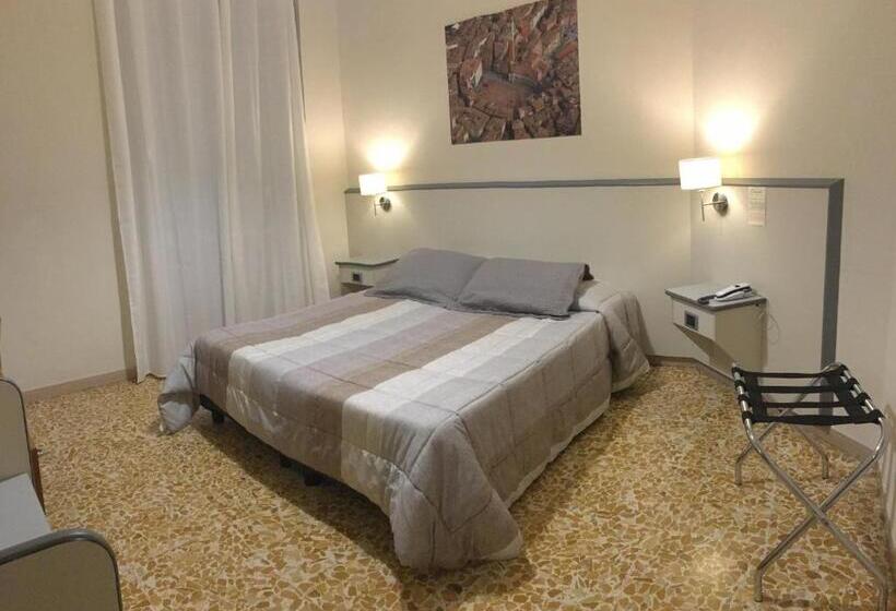 Chambre Standard Individuelle, Ai Tufi
