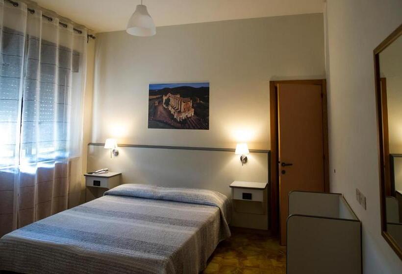 Chambre Standard Individuelle, Ai Tufi