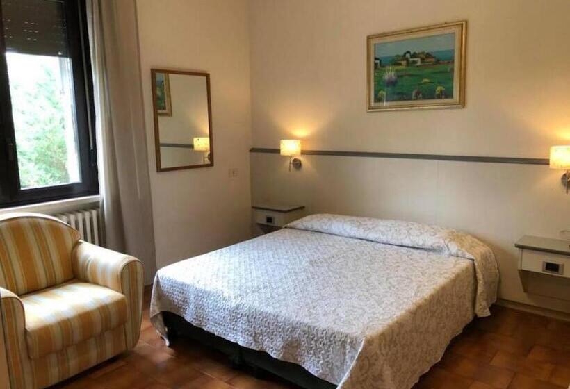 Chambre Supérieure, Ai Tufi