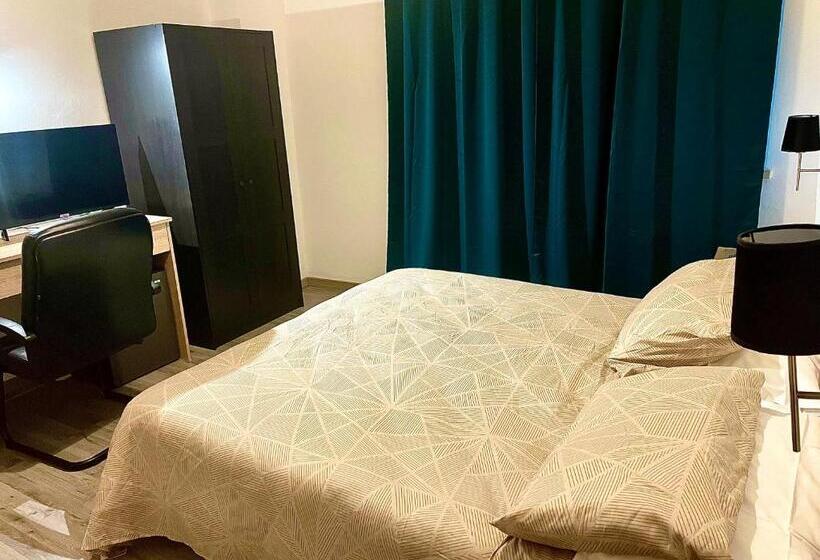 Chambre Supérieure, Ai Tufi