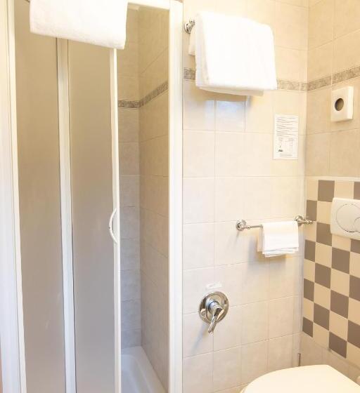 Chambre Supérieure, Ai Tufi