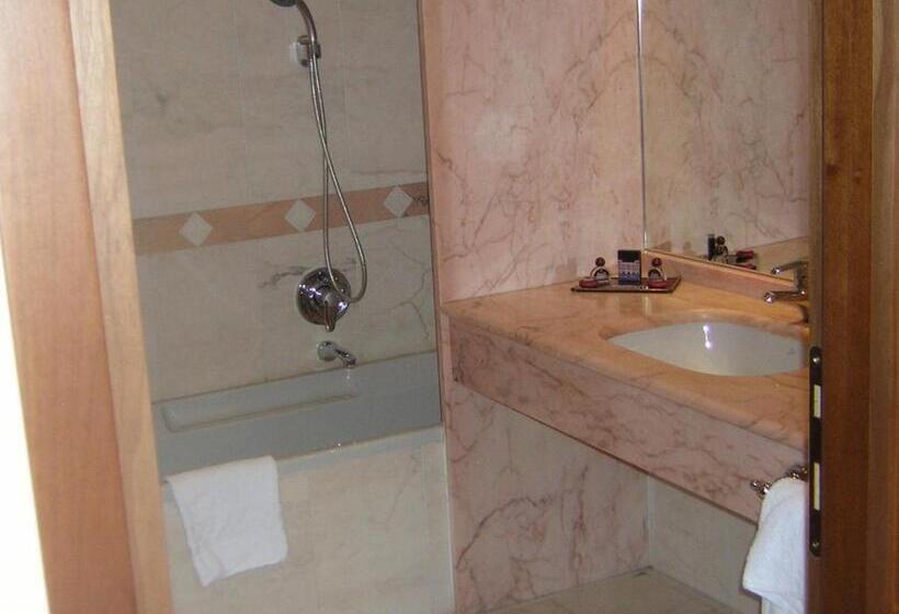 标准三人间, Park Hotel Villa Potenziani