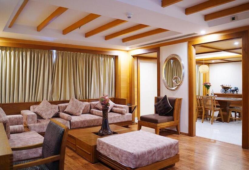 Президентский Люкс, Quality Inn Viha