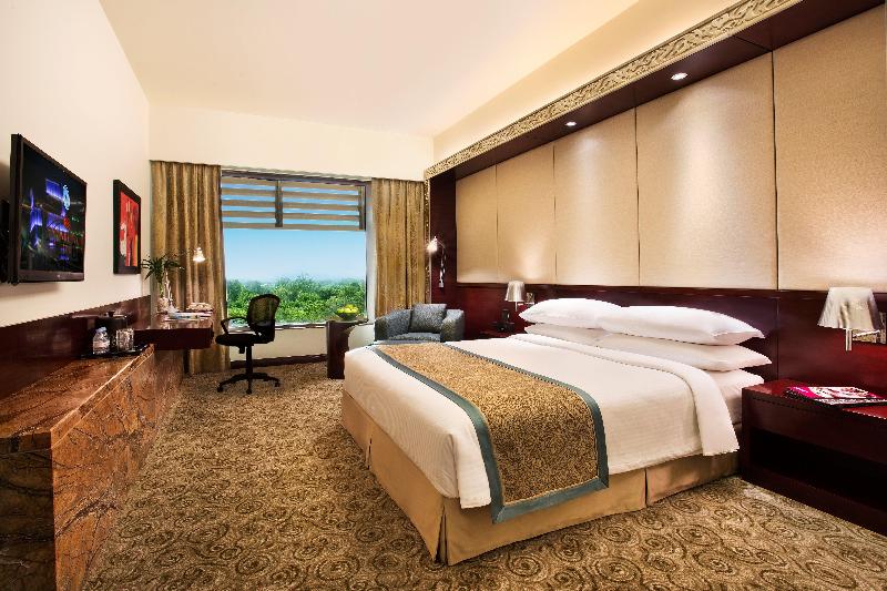 Номер Клуб Кровать Кинг, Crowne Plaza Ahmedabad City Centre, An Ihg