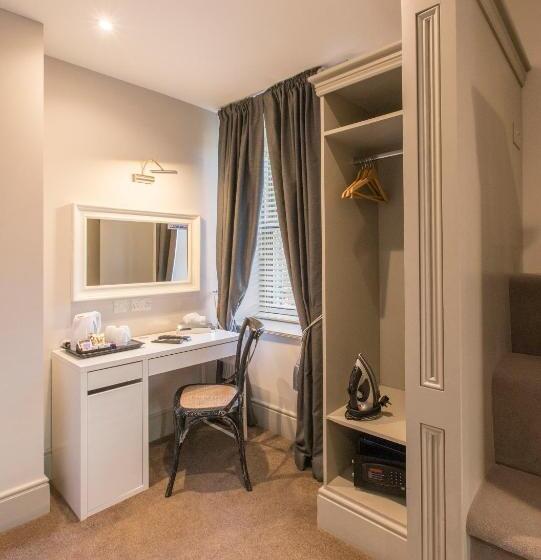 Семейный Номер, Silken Thomas Accommodation