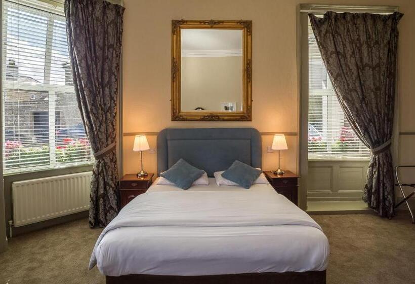스위트, Silken Thomas Accommodation