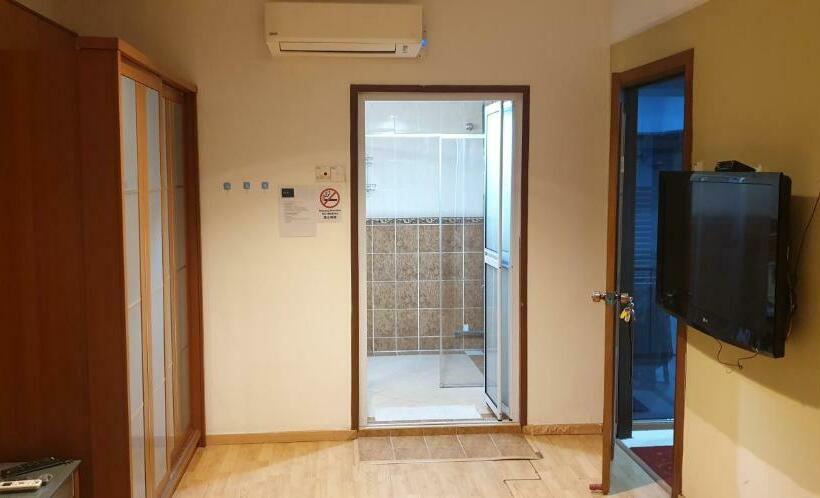 اتاق لوکس, Holiday Hostel Klcc