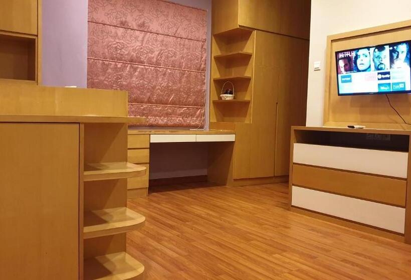 اتاق استاندارد یک نفره, Holiday Hostel Klcc