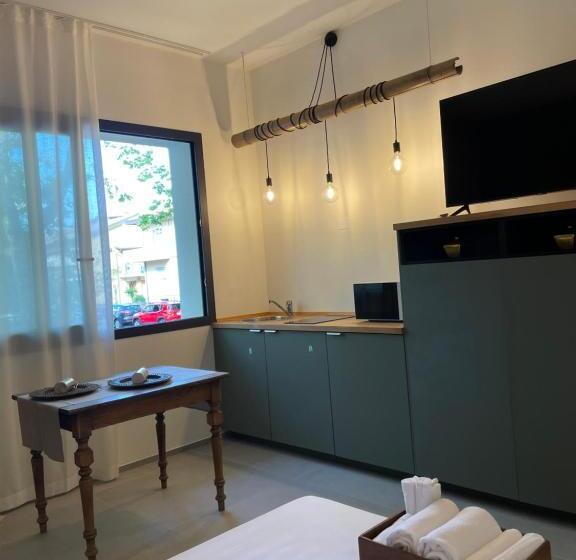 ジュニアスイート, Labotanica_casalounge