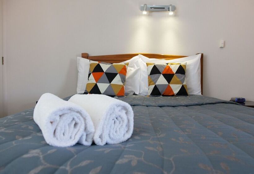 Студия Стандарт, Alton Lodge Motel
