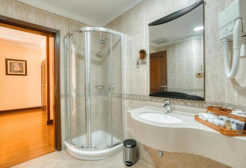 Президентский Люкс, Kibo Palace Hotel Arusha