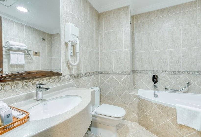 Номер Executive, Kibo Palace Hotel Arusha