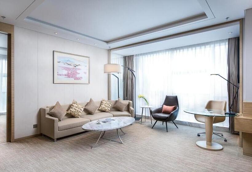 Люкс, Inzone Royal Plaza S