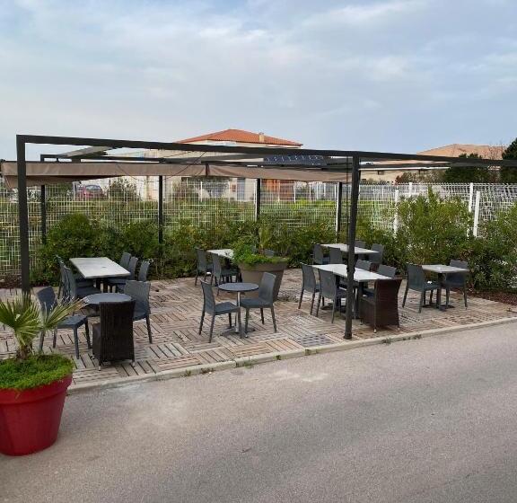 Номер Стандарт, The Originals City, Hôtel Les Dômes, Perpignan Sud Saleilles