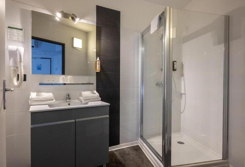 Трехместный Номер Superior, The Originals City, Hôtel Les Dômes, Perpignan Sud Saleilles