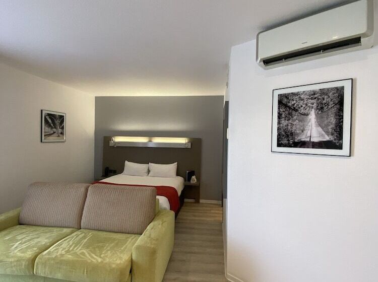 Полулюкс, The Originals City, Hôtel Les Dômes, Perpignan Sud Saleilles
