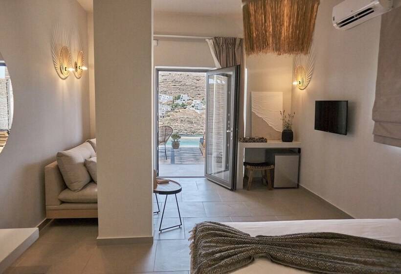 Люкс с Бассейном, Amal Kythnos Suites