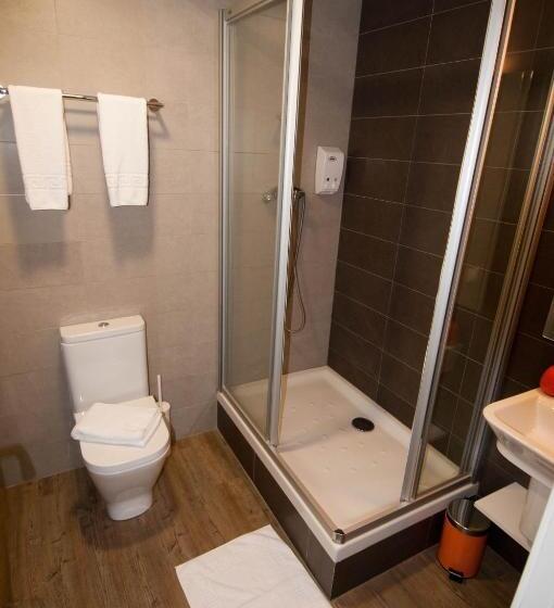 اتاق استاندارد سه نفره, Hostal Live Barcelona