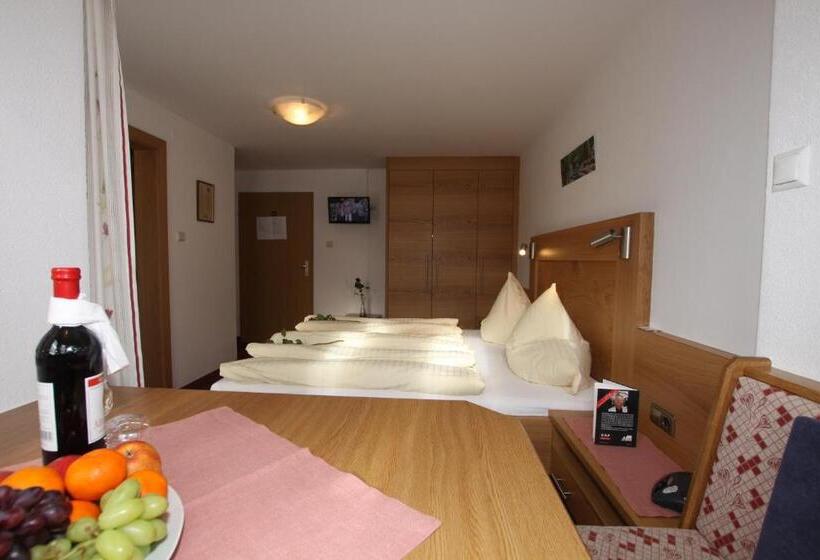 اتاق استاندارد با بالکن, Haus Rosi