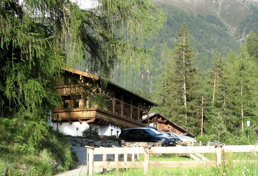 패밀리 룸 산 전망, Gasthof Stuibenfall