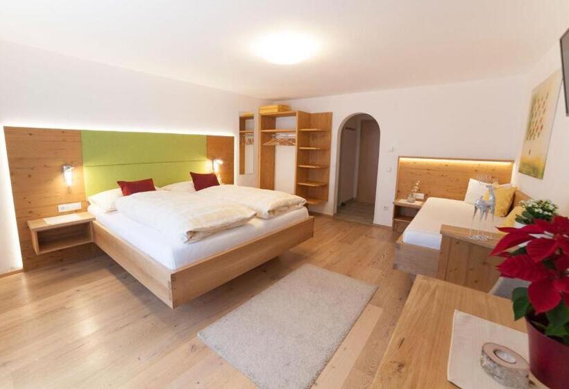带阳台的三人标准间, B&b Landhaus Vierthaler