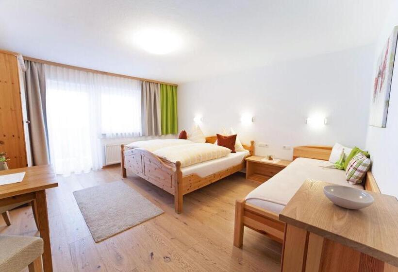 带阳台的三人标准间, B&b Landhaus Vierthaler