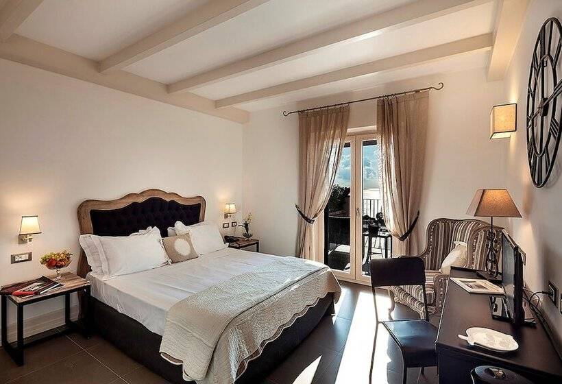Номер Deluxe Вид на Море с Балконом, Tenuta Del Poggio Antico