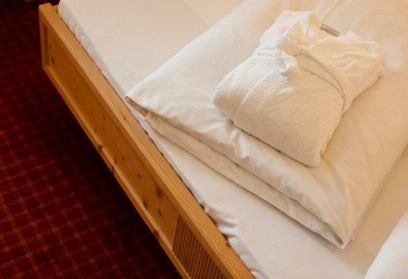اتاق استاندارد با بالکن, Vinumhotel Feldthurnerhof