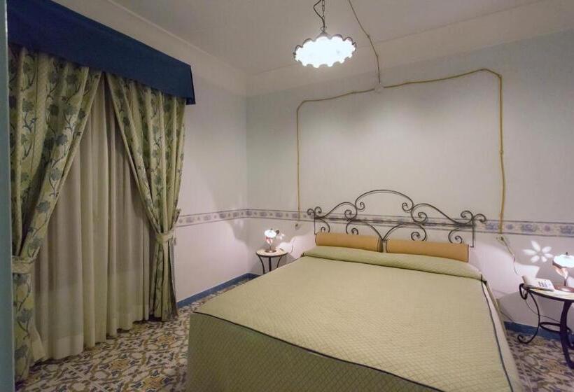 اتاق لوکس با وان آب گرم, Fico D India Relais