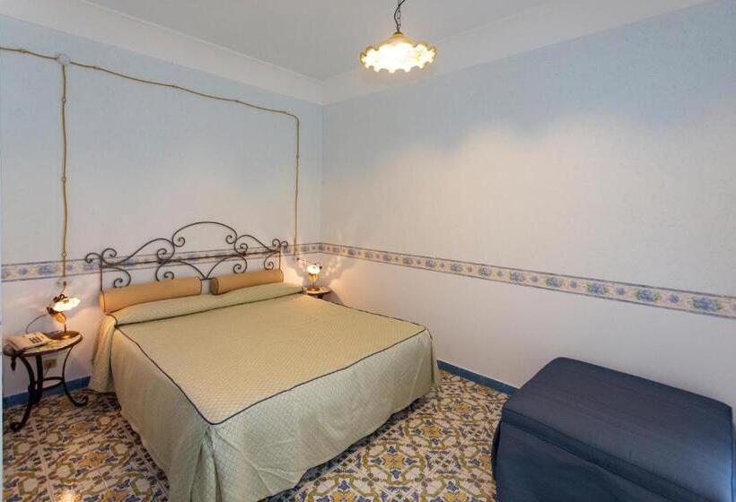 Standard Triple Room with Terrace, Fico D India Relais