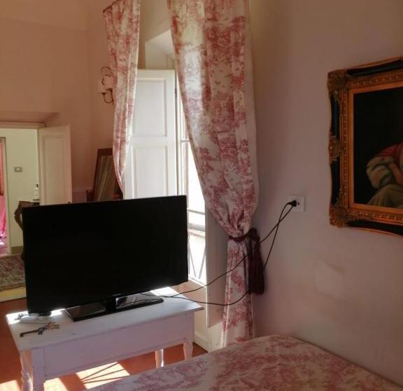اتاق استاندارد سه نفره, Villa Ape Rosa Relais