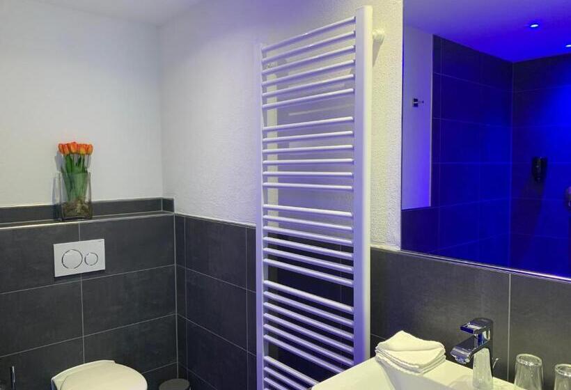 Junior suite with river view, Am Hafen