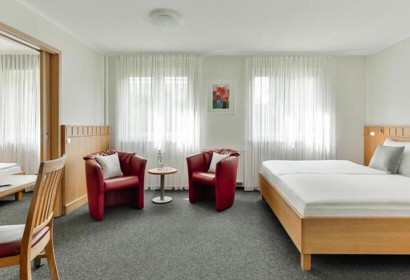 اتاق راحتی سه تخته, Dorint Parkhotel Siegen