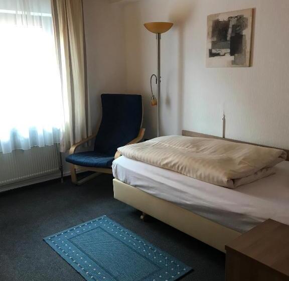 اتاق استاندارد یک نفره, Gasthof Zur Post Hotel   Restaurant
