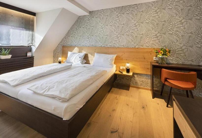 Номер Стандарт, Jauch S Löwen Hotel Restaurant