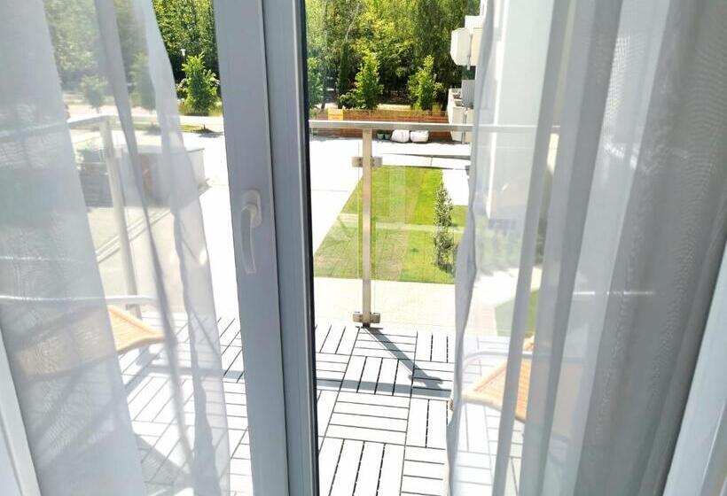 اتاق لوکس با بالکن, Lazur Apartamenty